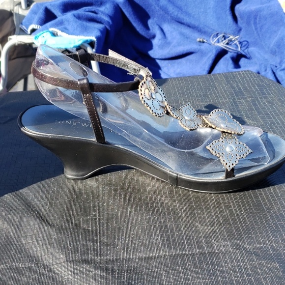 Shoes - Picture 2 of 3